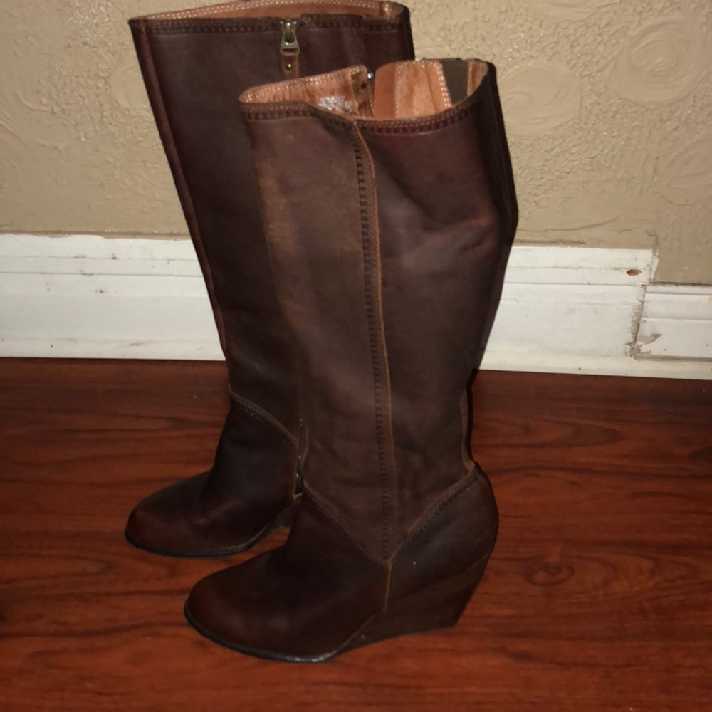 Fossil wedge leather boots